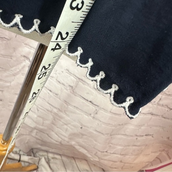 loft navy white 3/4 sleeve blouse key hole neck contrast stitching sz medium - Picture 4 of 8